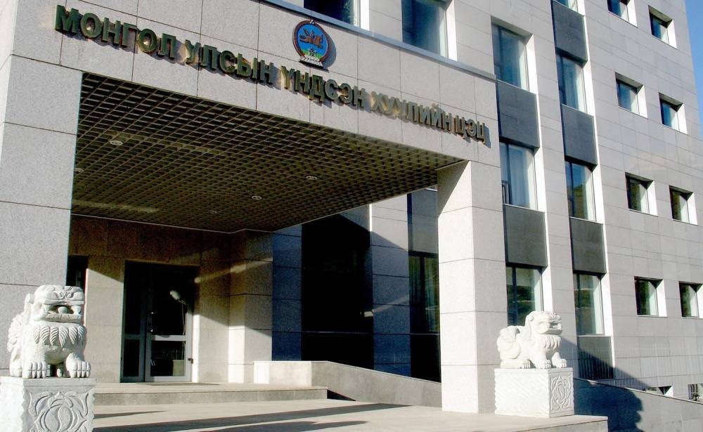 Бие даан нэр дэвшихэд 801-ээс доошгүй тооны гарын үсэг зуруулах тухай заалт Үндсэн хууль зөрчсөн гэж дүгнэлээ