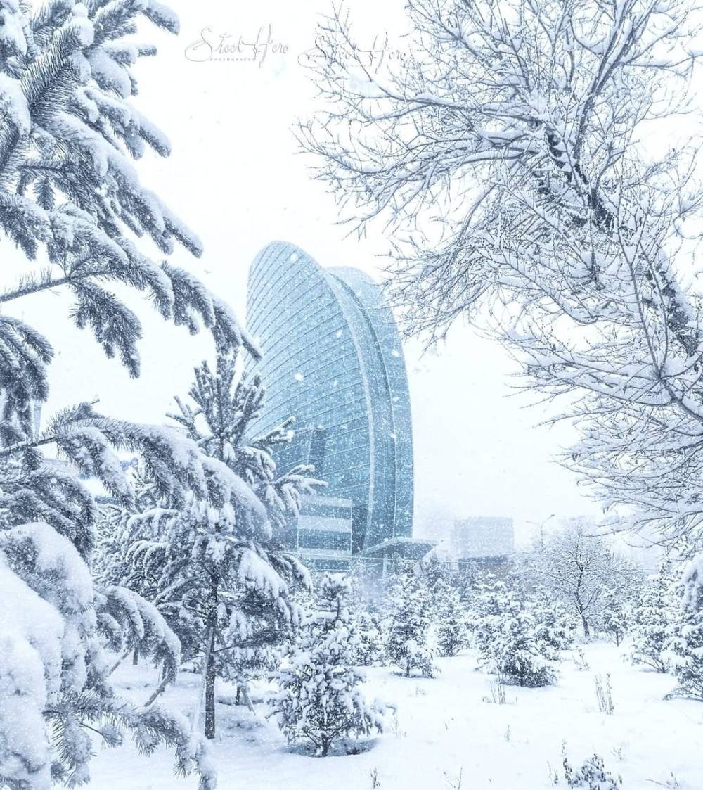 Улаанбаатарт ялимгүй цас орно