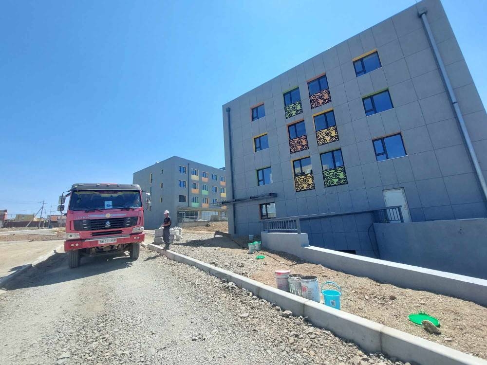 Баянхошуунд барьж буй 110 айлын ногоон орон сууцны барилга угсралтын явц 97 хувьтай үргэлжилж байна