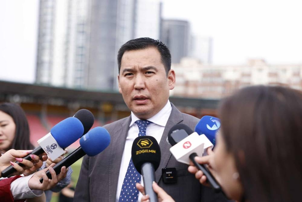 Д.Амгалан: Цэнгэлдэхийн зүлэгний төсөвт өртөг 1.3 тэрбум төгрөг болсон